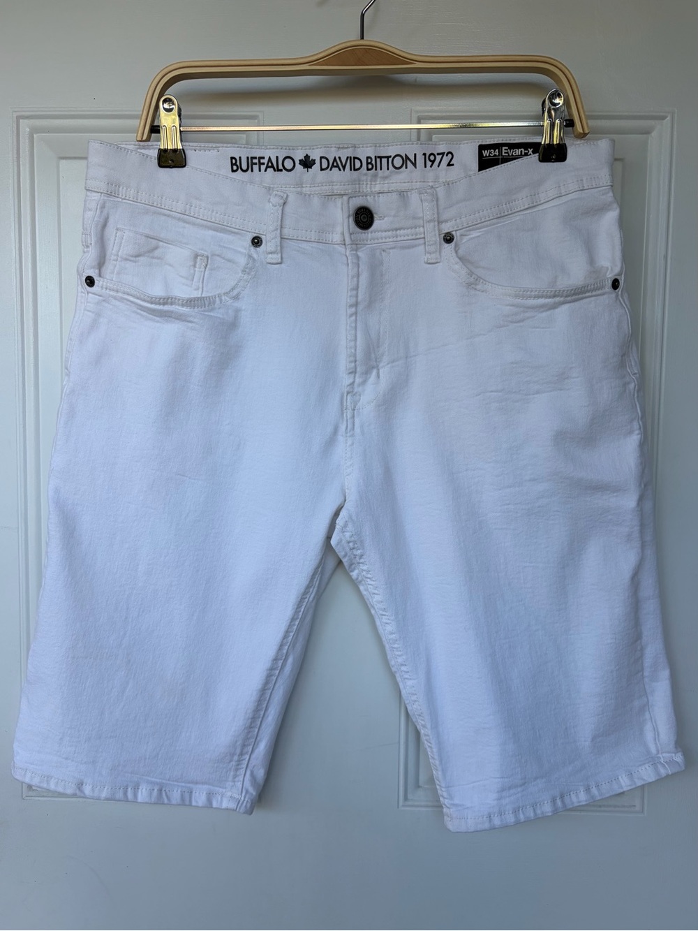 •Buffalo David Bitton• Men’s Evan-X White Denim Shorts - Size 34